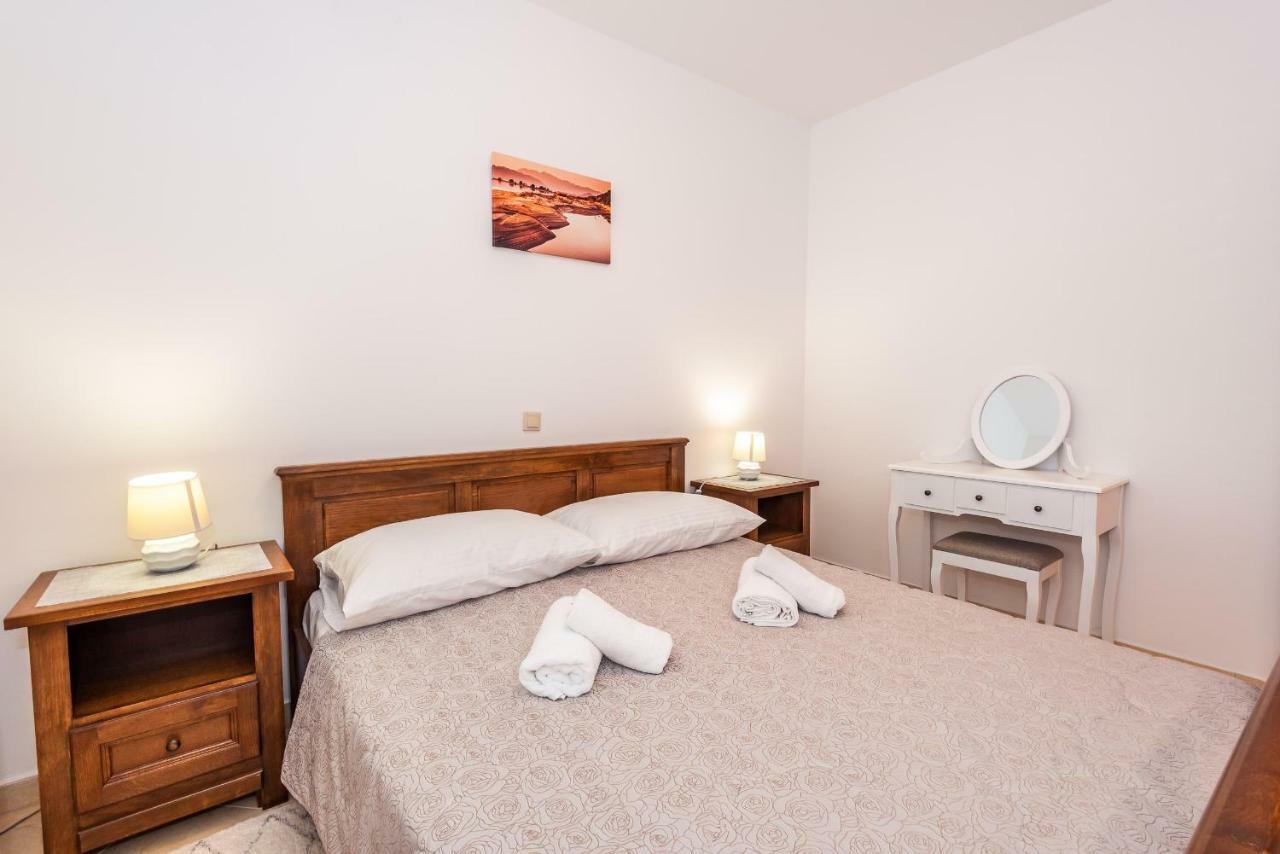 Apartmani Marina Klek Exterior foto